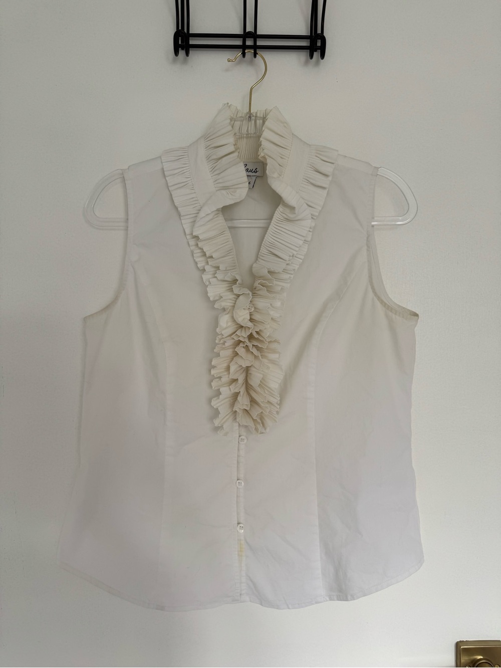Chaus Ivory Sleeveless Ruffle Front Blouse